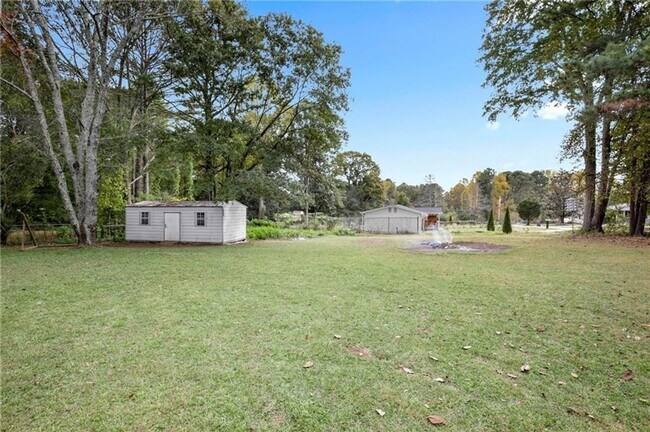 Building Photo - 1312 Lake Paradise Rd