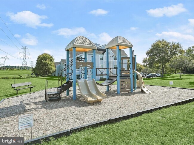 Building Photo - 8375 Montgomery Run Rd