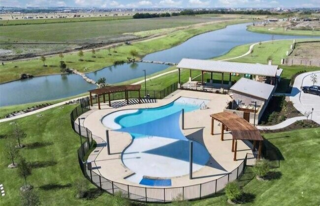 Second neighborhood pool and fishing pond - 2871 Cannon Dr