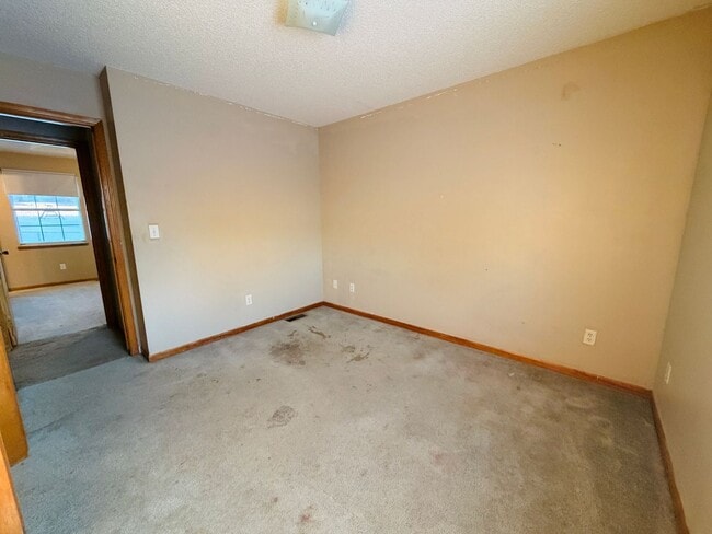 Building Photo - All electric ranch