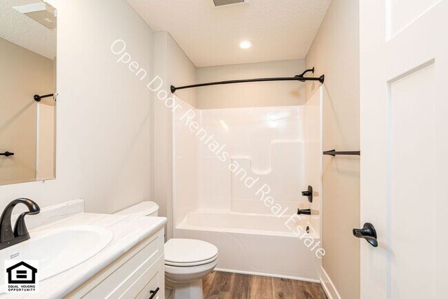 Building Photo - 10547 Old Leo Rd