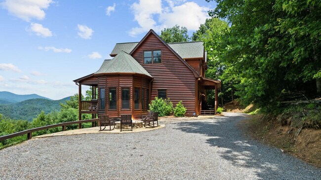 Building Photo - 121 Pontoosuc Dr