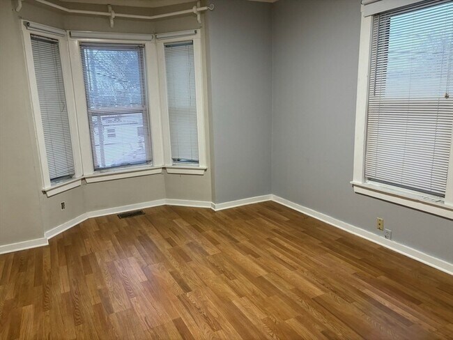 Building Photo - 315 Boston Ave