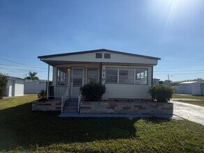 Building Photo - 2 bedroom 2 bath