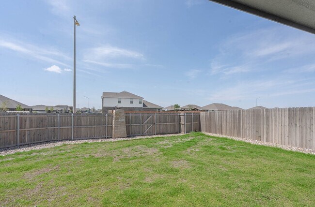 Building Photo - 7616 Silver Crk Ct