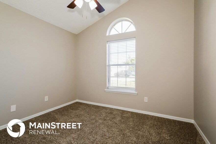 Building Photo - 7650 Dover Cliff Dr S