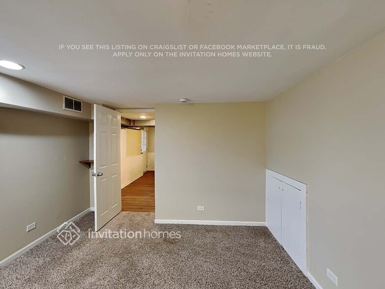 Building Photo - 144 E Drummond Ave