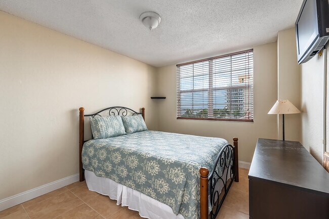 Building Photo - 1801 N Flagler Dr