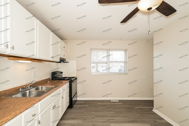 Building Photo - 310 Patterson Ln