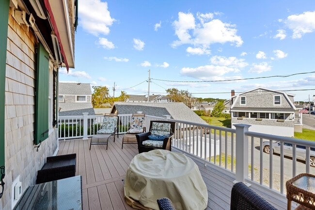 Building Photo - 43 Oceanside Dr