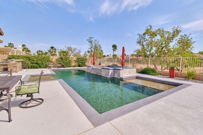 Building Photo - 43424 Bordeaux Dr