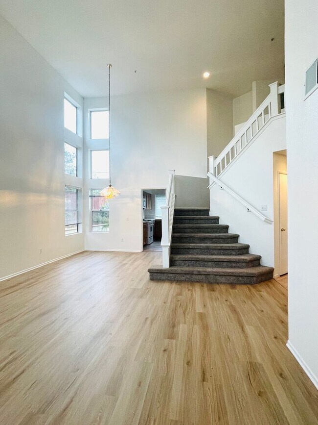Building Photo - Heart of Ventura Living: Elegant Two-Story...