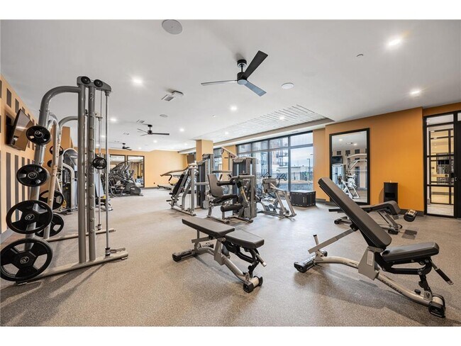 Building Photo - 640 Wisconsin Ave N