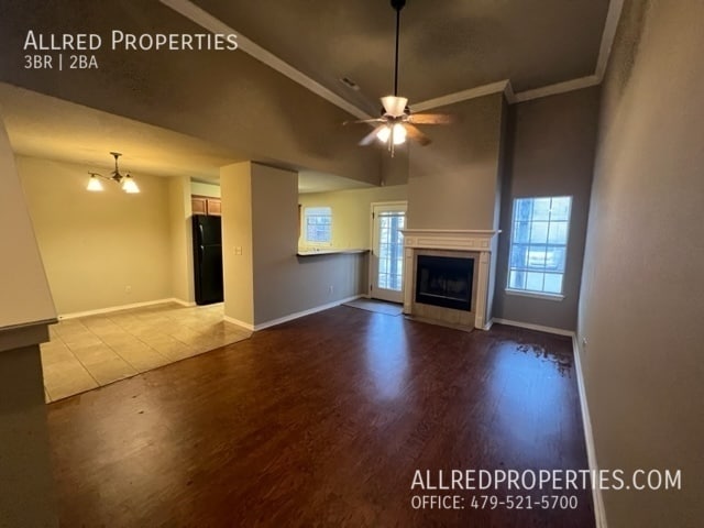 Building Photo - 1712 N Chestnut Ave