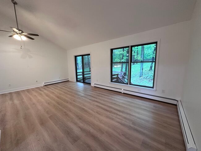 Building Photo - 84 Oak Hill Rd