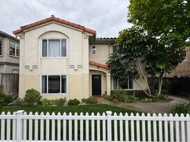Building Photo - 1139 Thomas Ave