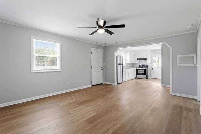 Building Photo - Move-In Ready Ranch Home in Prime Princeto...