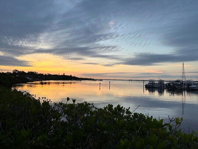 Building Photo - 975 NW Flagler Ave