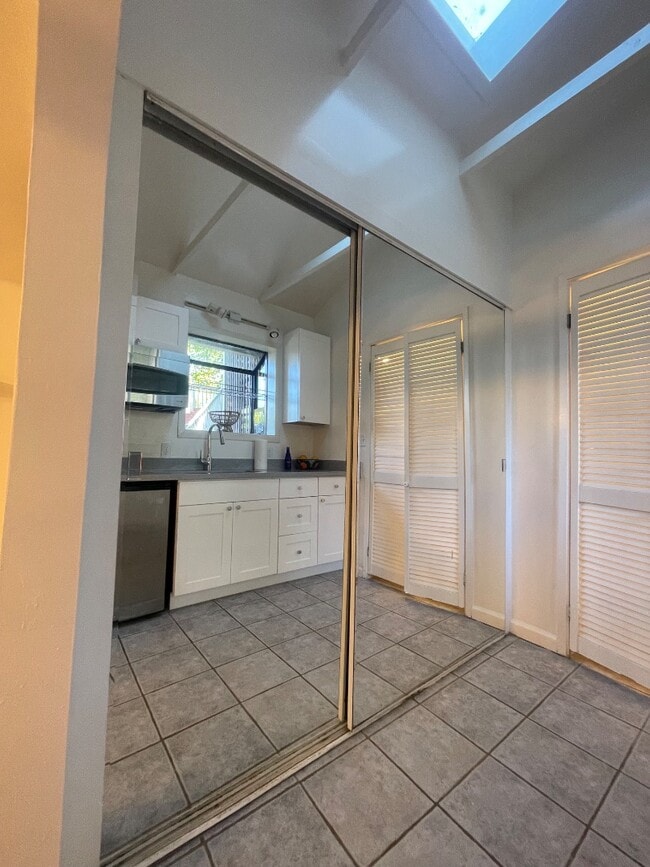 Building Photo - 38 Rosebank Ave