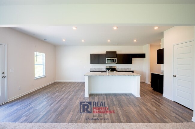 Building Photo - Welcome to Your Dream Home in Adairsville!