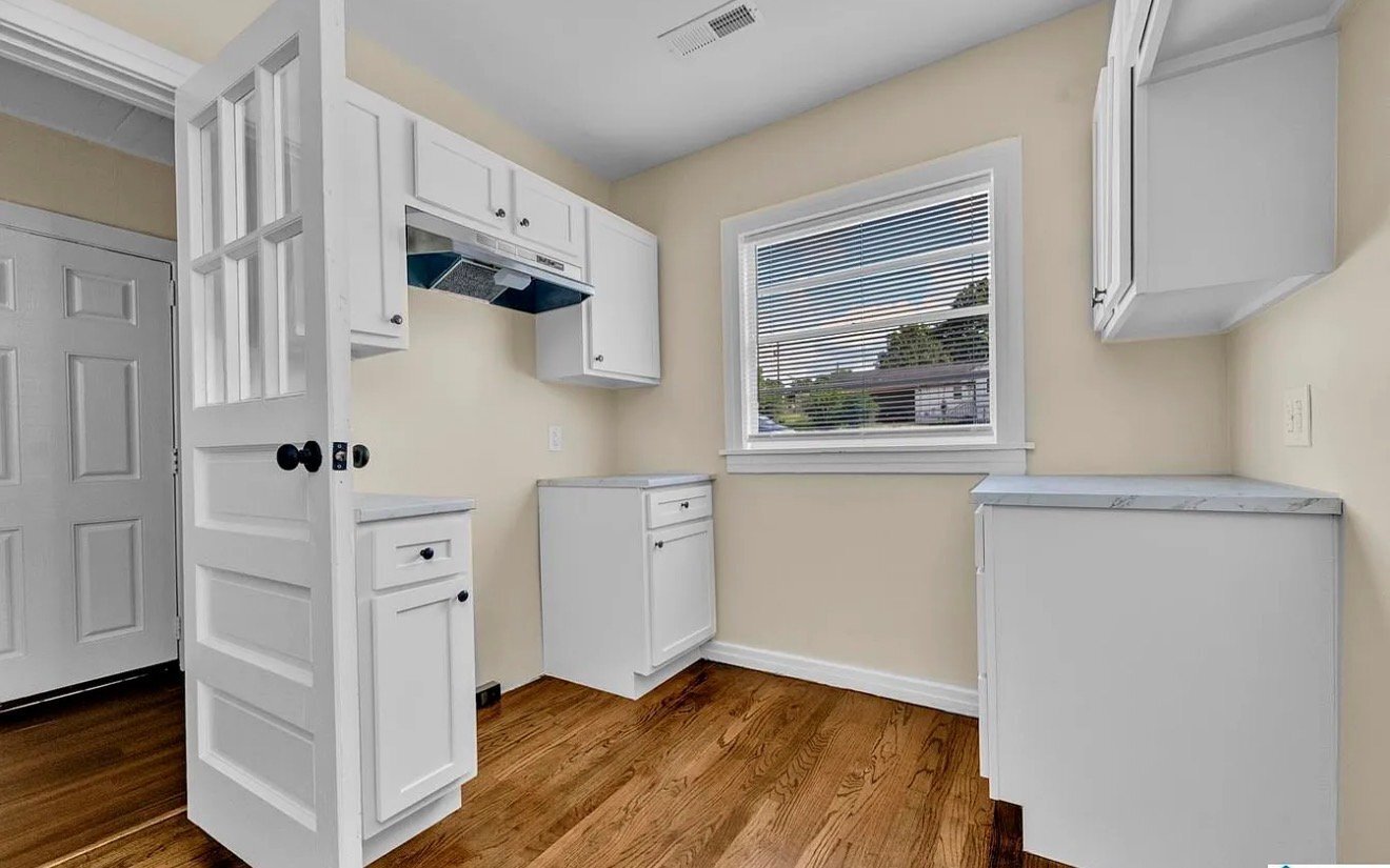 Building Photo - 741 Center Pl SW