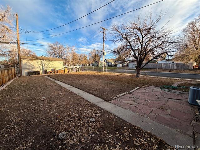 Building Photo - 700 Perry St