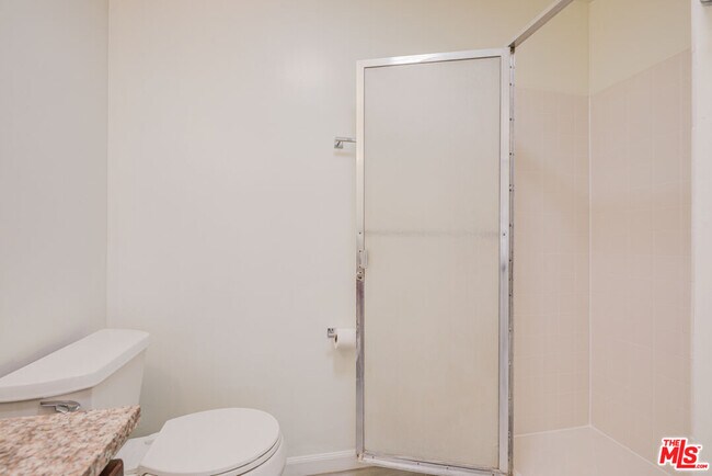 Building Photo - 305 E Plymouth St