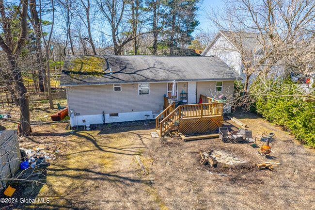 Building Photo - 99 1/2 Walworth St