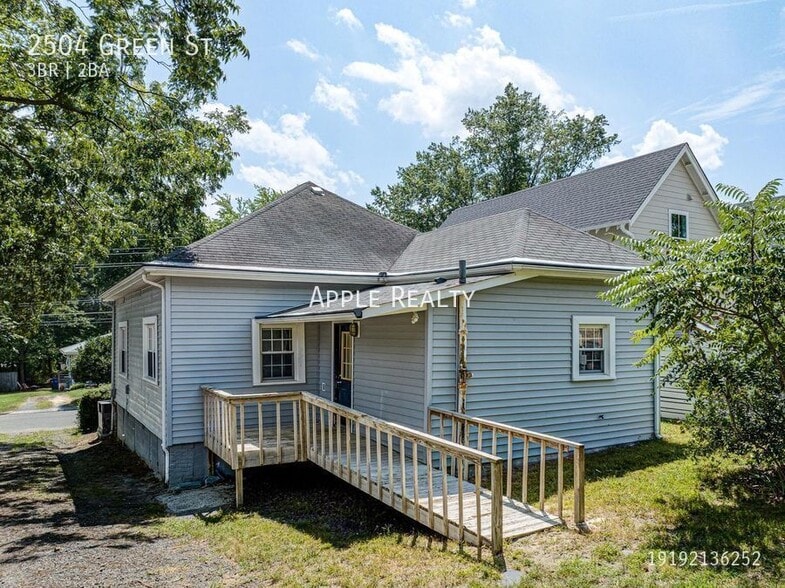 Building Photo - 2504 Green St