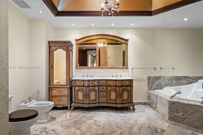 Building Photo - 16047 Collins Ave