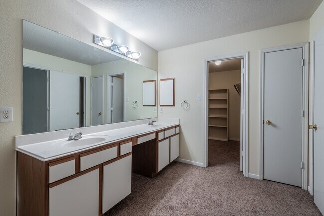 Building Photo - 5007 Oak Stand Ct