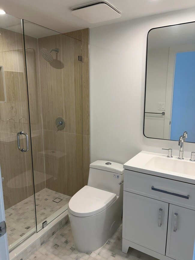 Building Photo - 2404 Bridgewood Dr