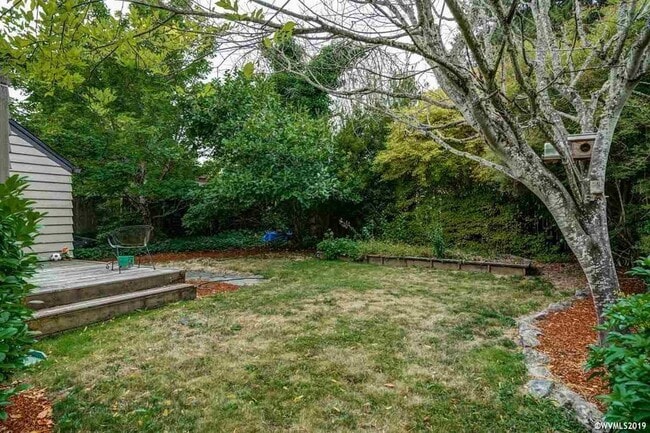 Building Photo - Furnished 2 bedroom 1 bath cottage with landscape included and split mini ducts