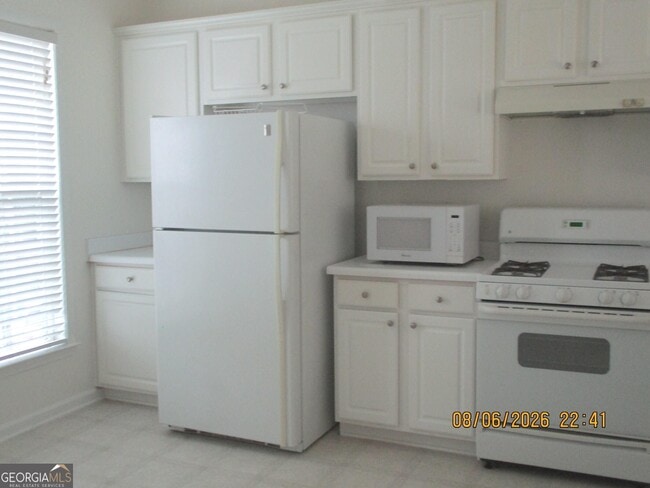 Building Photo - 1112 Thornborough Dr