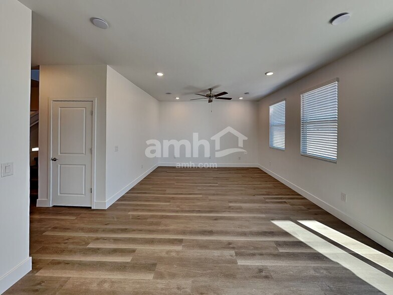 Building Photo - 6461 E Paseo Baranda