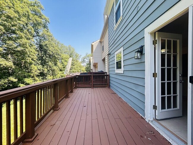 Building Photo - 3503 Aviary Way