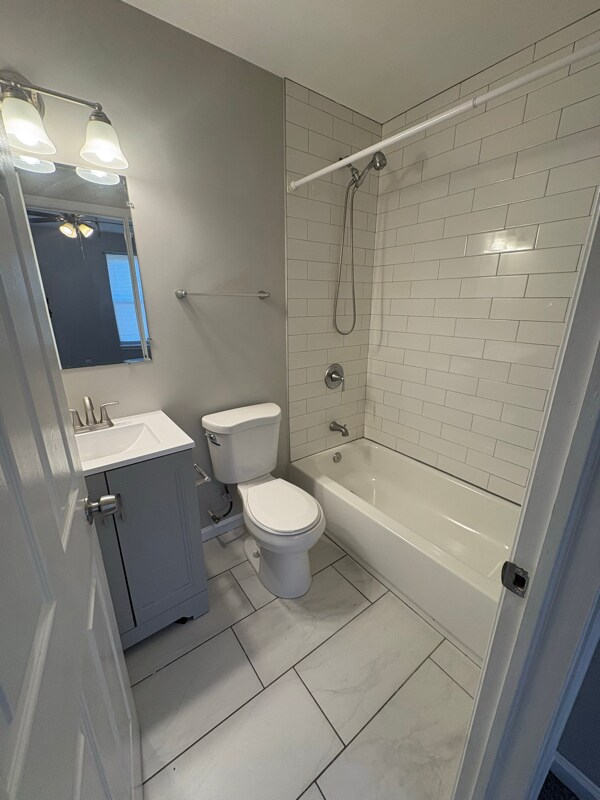 Building Photo - 2 Bedrooms 2 Bathrooms