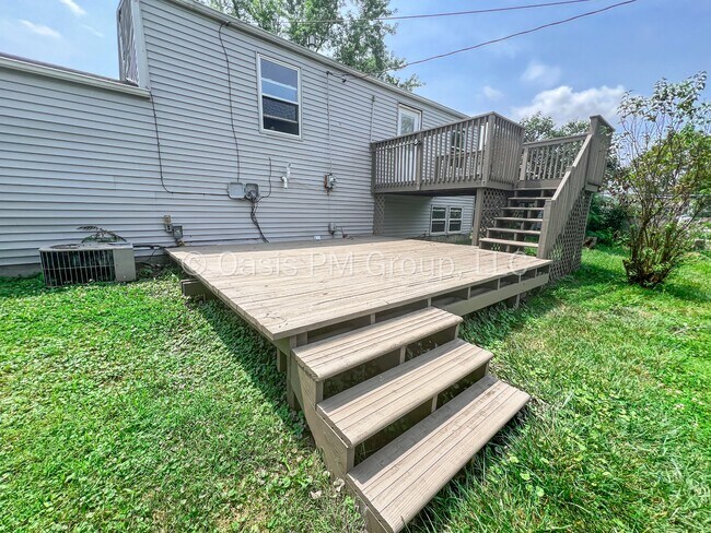 Building Photo - 912 Tellega Ave