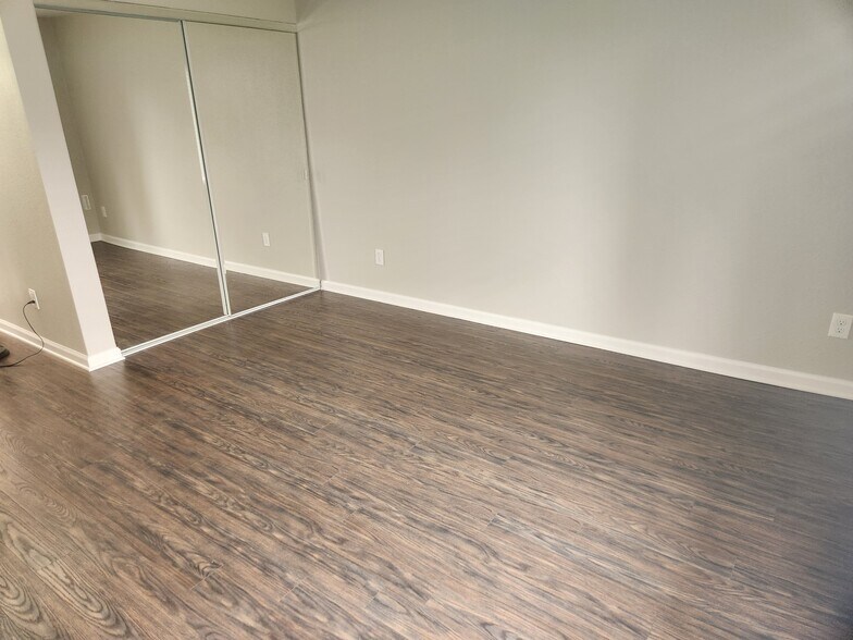 Building Photo - 3525 Lebon Dr