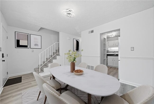 Building Photo - 6615 Sienna Ct