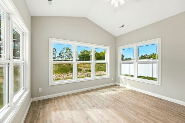 Building Photo - NEW LISTING - Lake James condo!!