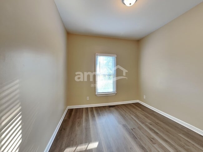 Building Photo - 1009 Bren Village Ct