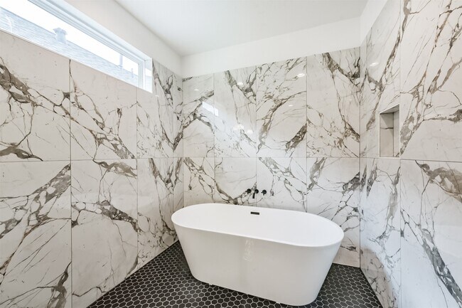 Building Photo - 3032 Gray St