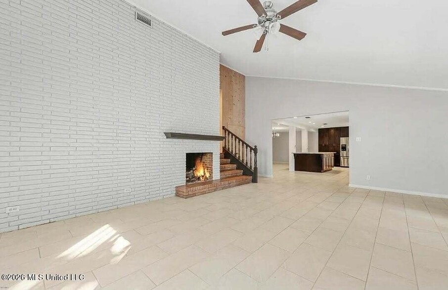 Building Photo - 223 Woodbine Dr