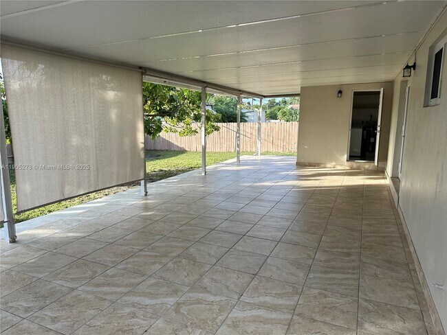 Building Photo - 1718 N 27th Ave