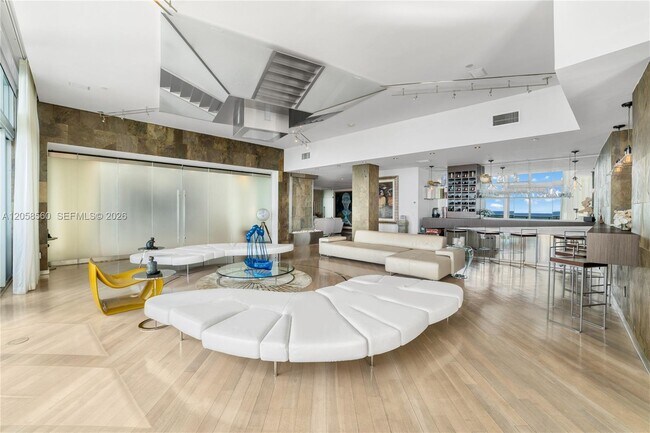 Building Photo - 1331 Brickell Bay Dr