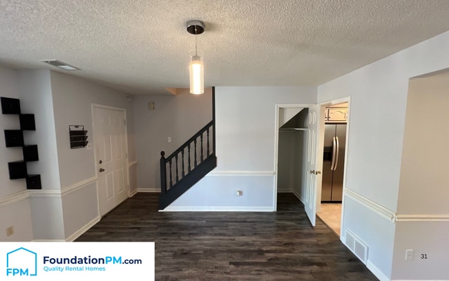Building Photo - 3892 Oak Branch Cir W