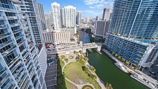 Building Photo - 465 Brickell Ave
