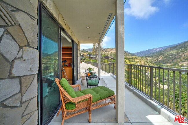 Building Photo - 6208 Tapia Dr