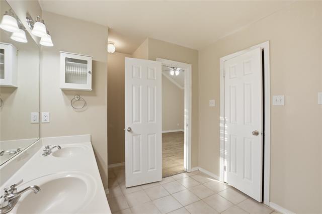 Building Photo - 5418 Cypress Dr